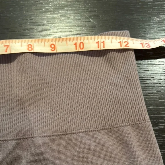 TNA High-Waisted Ribbed Shorts - Picture 2 of 6